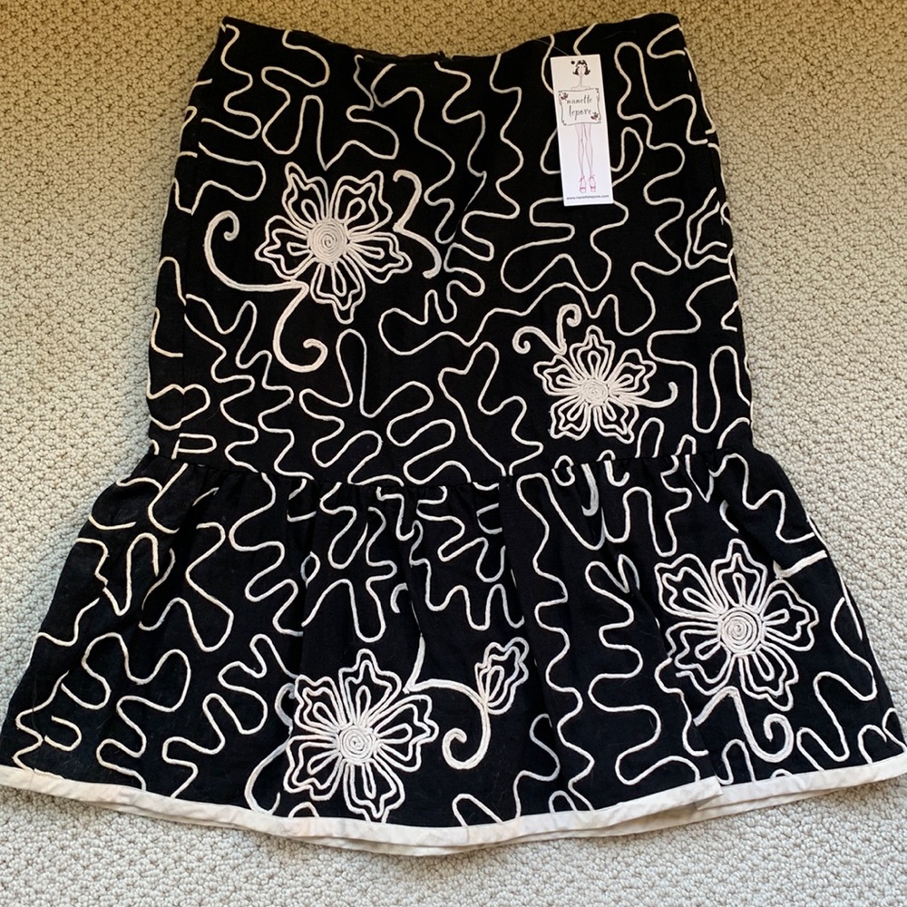 ♠️ NWT Nanette Lepore floral embroidered midi skirt